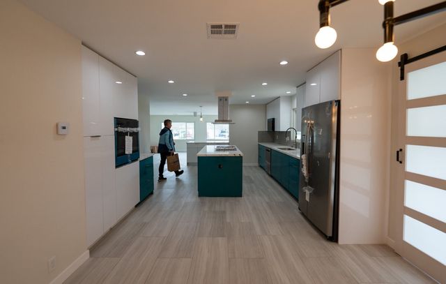 Kitchen project photo by E&E
