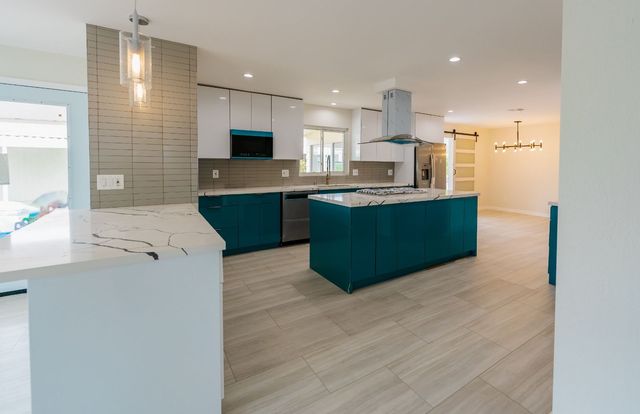 Kitchen project photo by E&E
