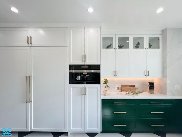 Kitchen project photo by E&E